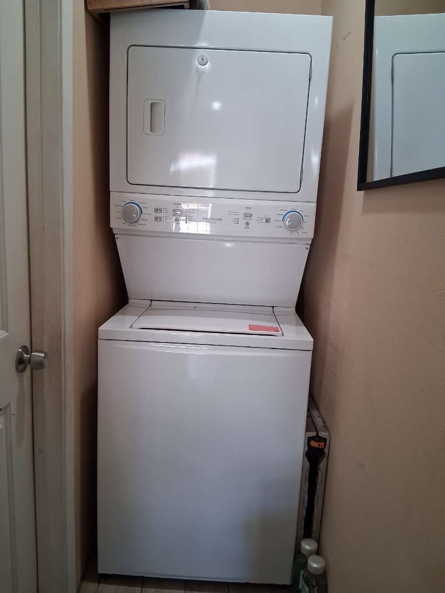 Frigidaire Washer/Dryer