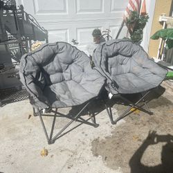 2 Foldable Chairs 