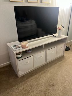 4 Cube TV Stand and Storage Bins