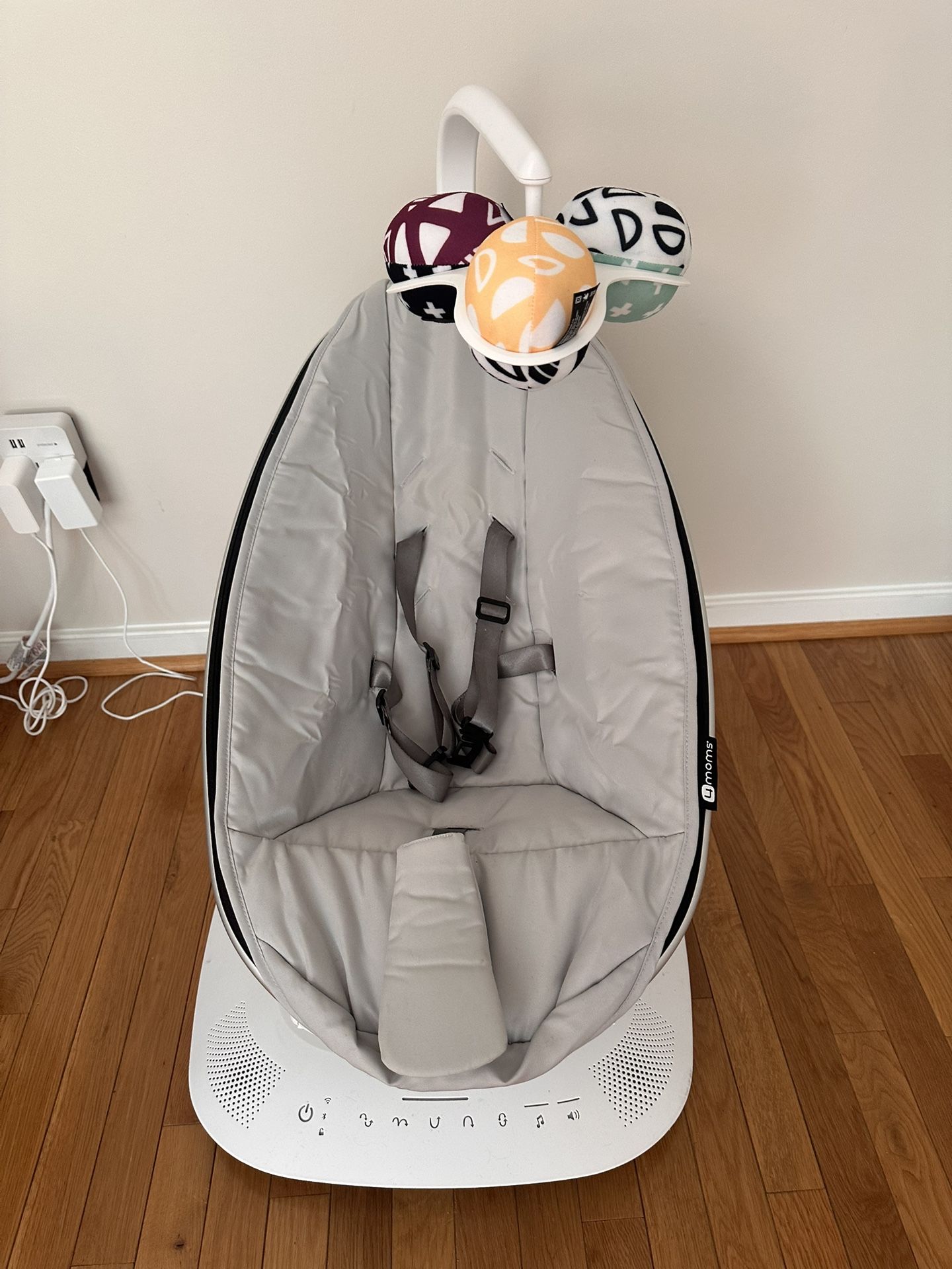 4moms MamaRoo Multi-Motion Baby Swing, Bluetooth Enabled with 5 Unique Motions, Grey