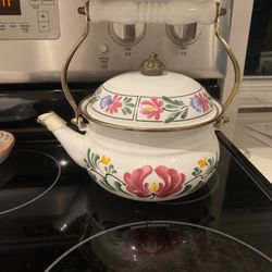 Tea kettle- Vintage