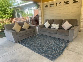 Free Delivery 🚚 Gray Couch Set/ Sala Gris