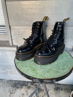 Women’s Dr. Martins platform zip up boots