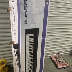 Yamaha Digital Keyboard 