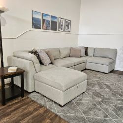 Thomasville Power Footrest Sectional Couch - FREE DELIVERY