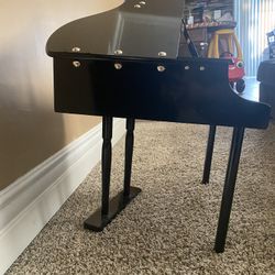 Mini Grand Piano 