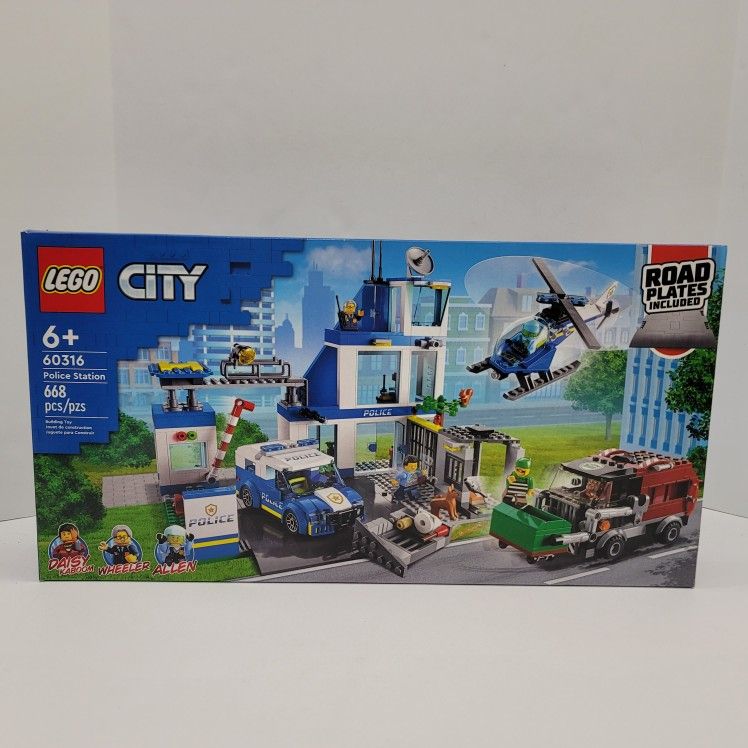 Lego City 60316 Police Station Building Set 668 Pcs Brand New!