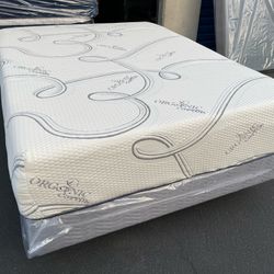 Queen Cooling Gel Hybrid Memory Foam Mattress!