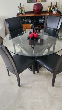 Round Glass Top Dining Table with 4 Chairs .....juego de comedor