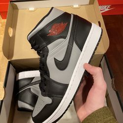 Jordan 1 Shadow Red