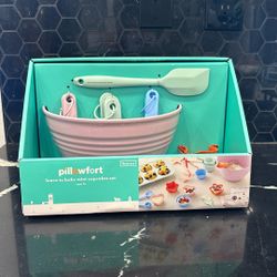 Pillowfort 16 Pieces Mini Cupcake Set 