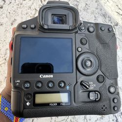 Canon Eos 1Dx mark iii And 3 Batteries 