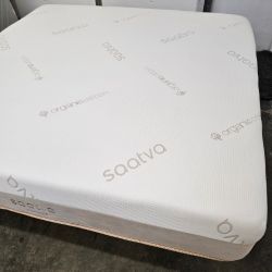 LIKE NEW! Saatva Contour5 King Mattress - Delivery Available