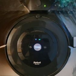 Roomba e5 Vacuum 