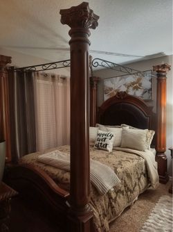 Bedroom set