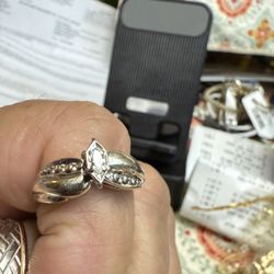 Engagement Ring 10kt Gold 