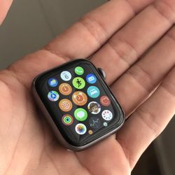 Apple watch s4 - 44mm