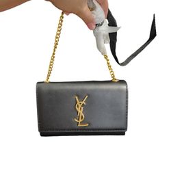 NEW CROSSBODY WITH GOLD CHAIN