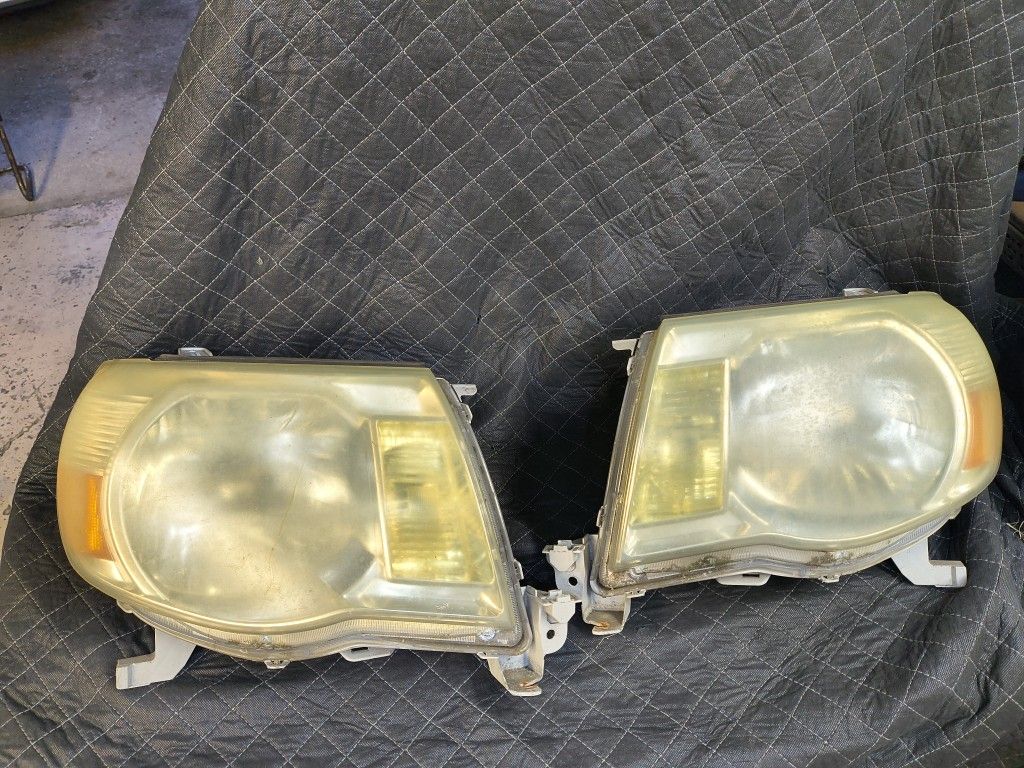 Toyota Tacoma Headlights Assembly OEM 05 06 07 08 09 10 11 Right Left Headlamp Replacement set pair