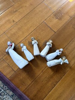 Willow Tree Angels $10 For The Large One, $8 Each For Small Or $40 For All
