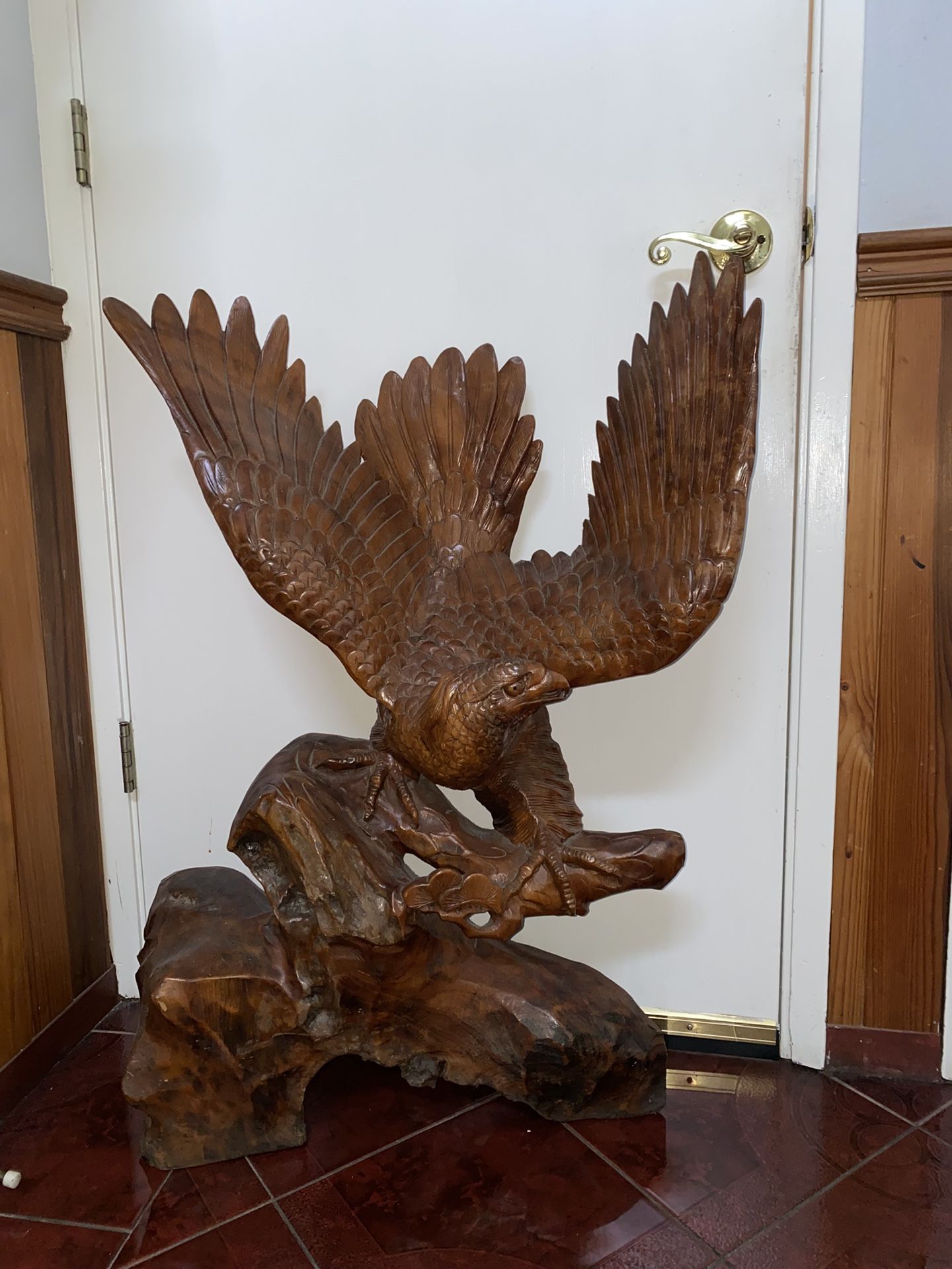 Eagle Statue 