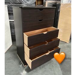 Dresser No Knobs 