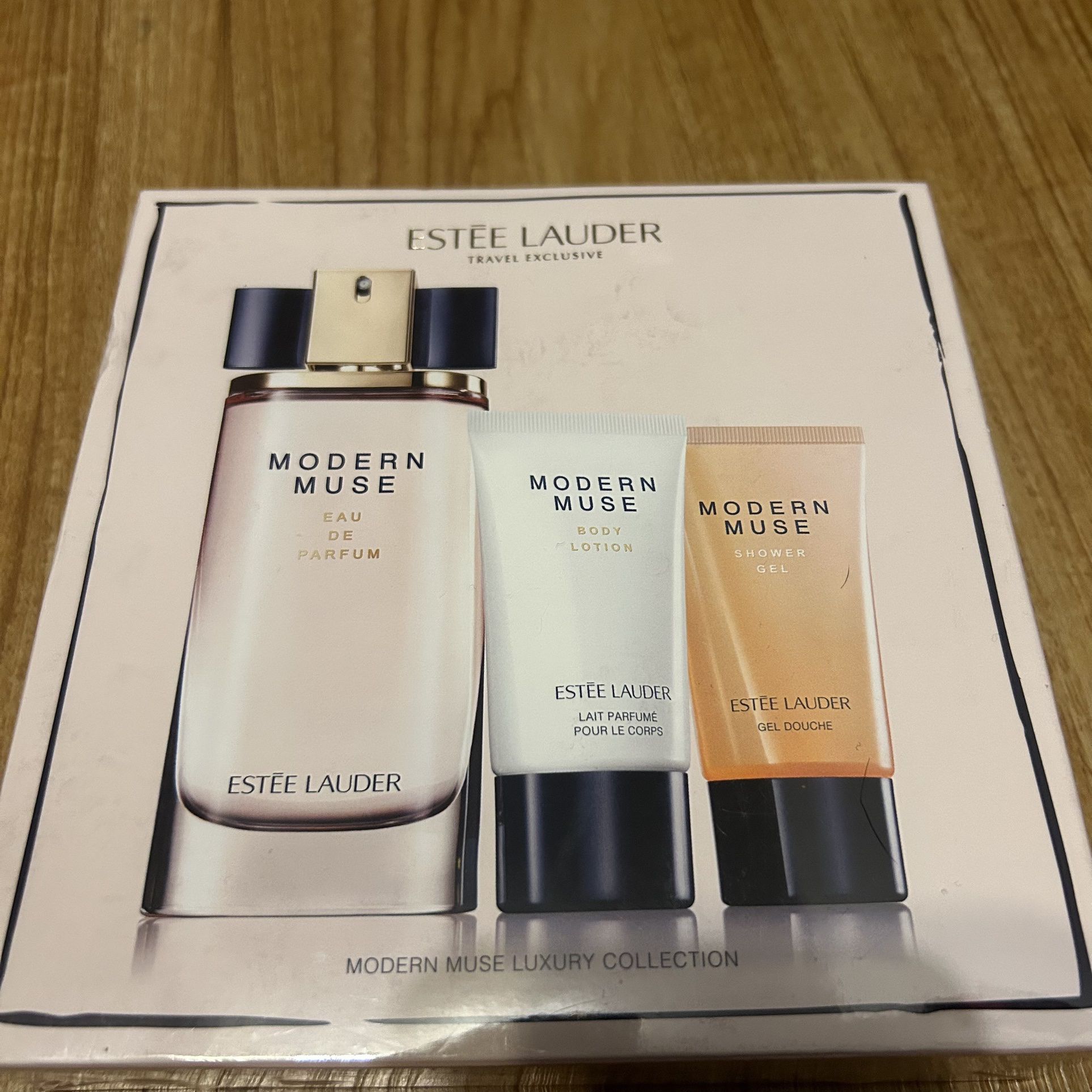 Regnskab Rummelig Politibetjent Modern Muse Estee Lauder Luxury Collection Perfume 3.4oz Body Lotion Shower  Gel for Sale in Freeport, NY - OfferUp