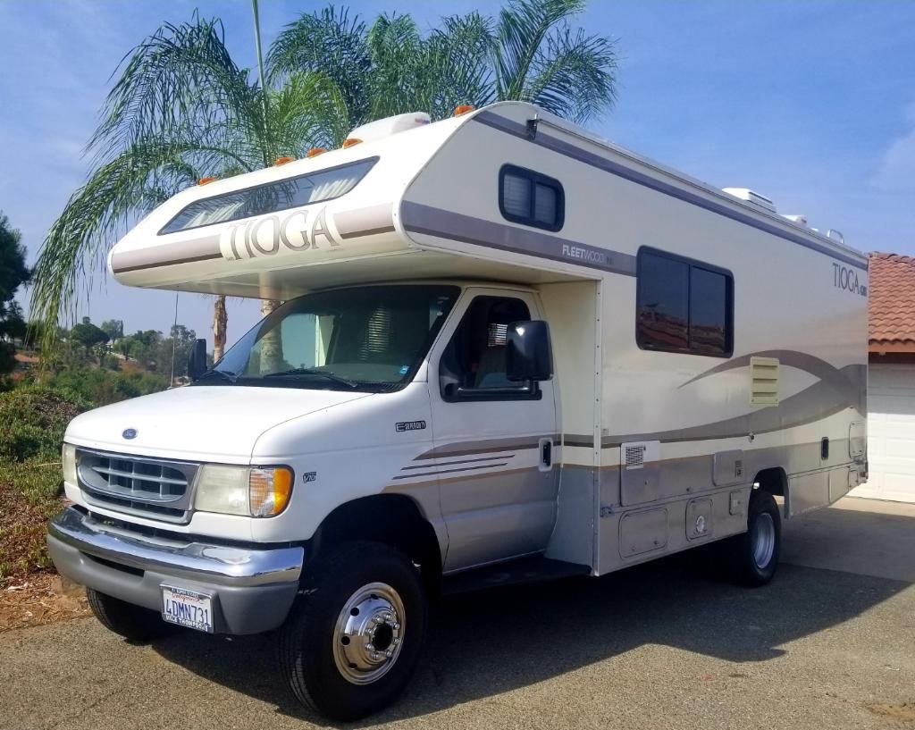 1999 Fleetwood Tioga 4x4 24-ft class c motorhome very clean