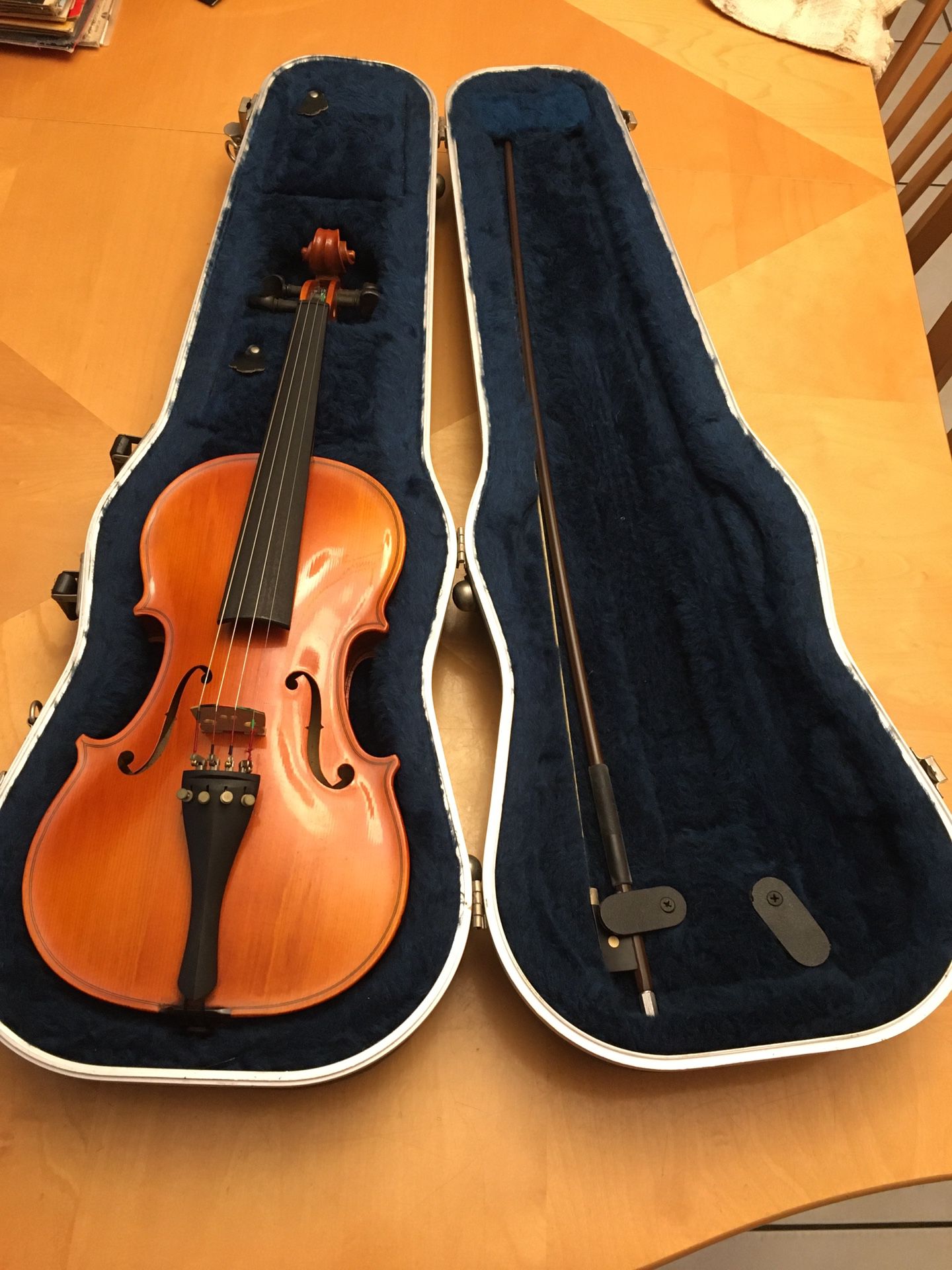 Strunal Violin MINT Condition Czech Republic Made Violin by Strunal 4/4 size (TRADE????) seasoned woods w/ ebony fittings. Comes with Hard Case, Bow &