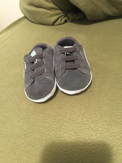 Size 3c baby soft bottom shoes