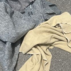10 heavy duty folding blankets they will be folded when you get here. Location below. 31705 SR-54  Wesley Chapel, FL  33545 storage mart  Formally Met