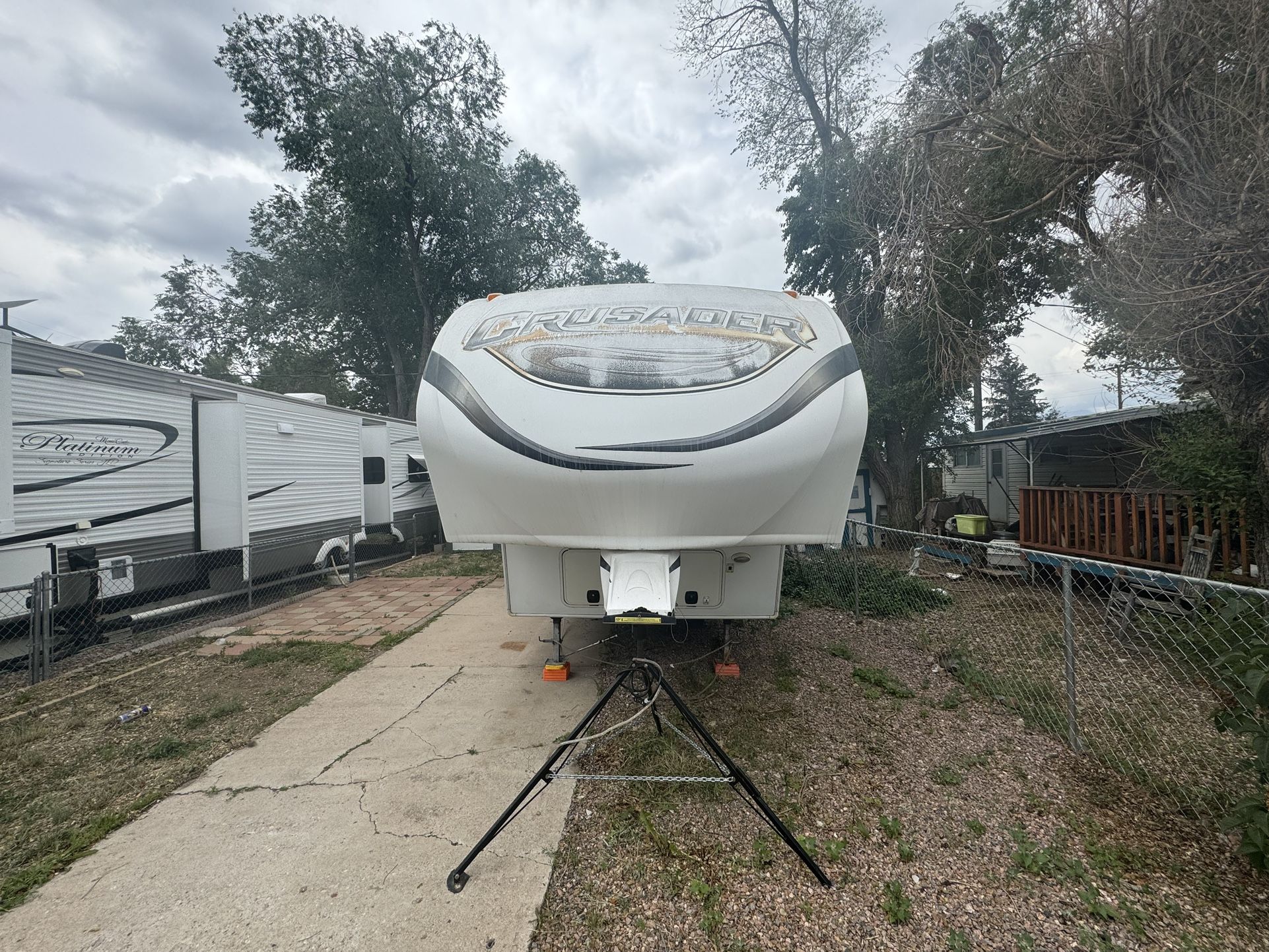 2012 Prime Time - Crusader 290RLT (Fifth Wheel Triple Slide-Out) $12,000 Title included & can deliver