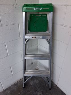 Werner 4' aluminum step ladder $40 O.B.O.