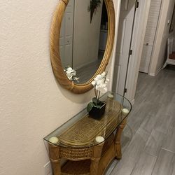 Perfect Condition Mirror And Foyer Table