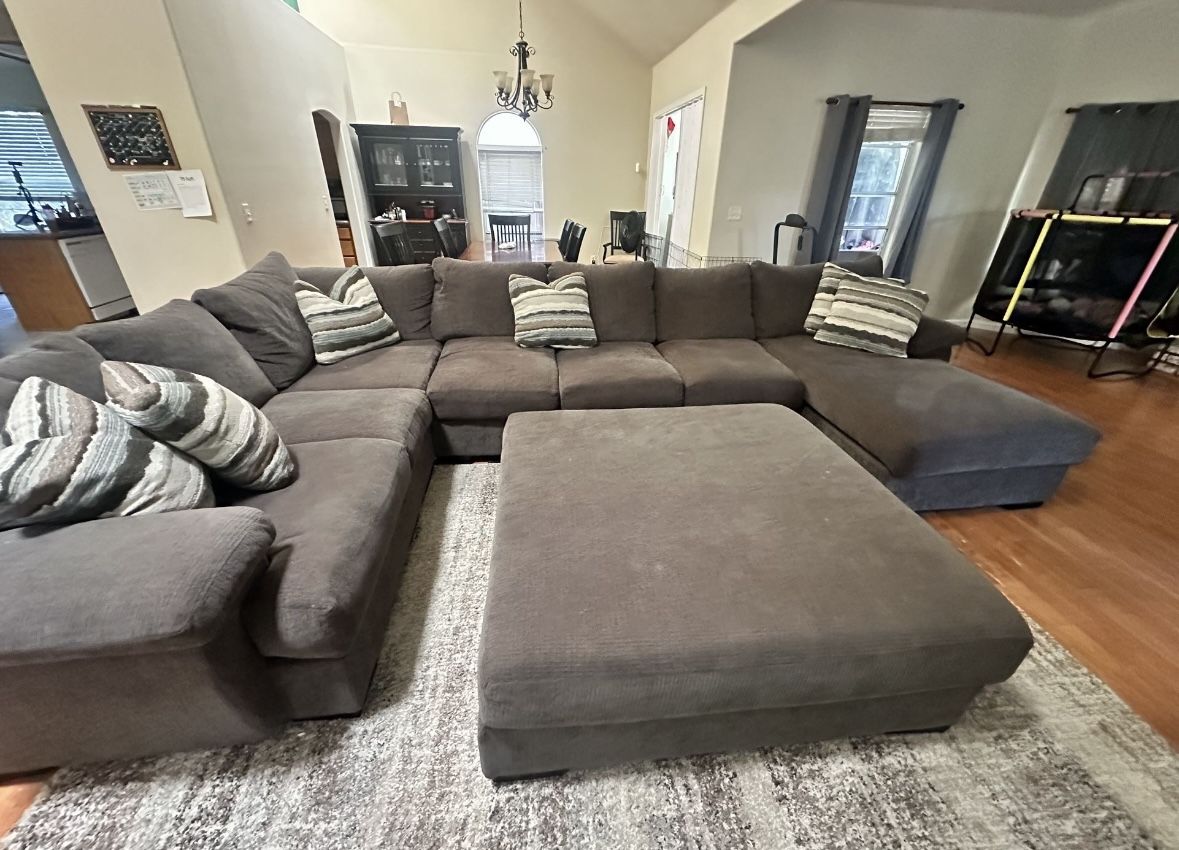 Sectional couch