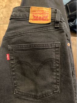 Women’s ribcage straight ankle Levi’s size 29