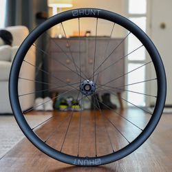 Hunt 35mm Carbon Gravel Disc X-Wide Front Wheel