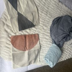 Pottery Barb Pillow Cases/pillows 