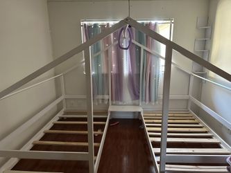 Twin Bed House