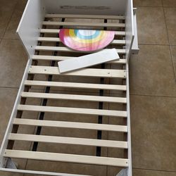 Toddler bed with Mattress $30