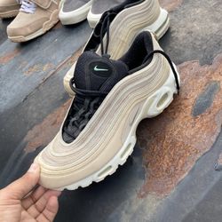 Nike Pluse Size 10 