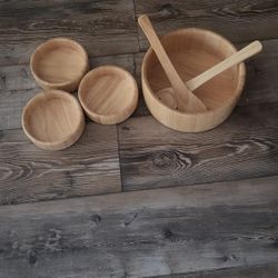 Salad Bowl Set $35.00
