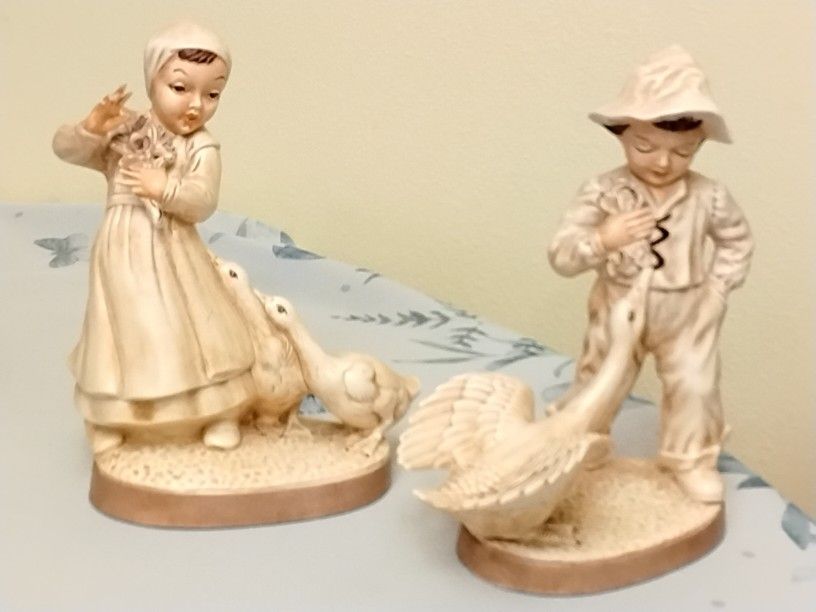 Holland Mold Figurines Children with geese.