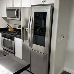 LG Smart Fridge! Stainless Perfect Condition 
