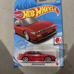 HOT WHEEL: NISSAN SILVIA {S13 }