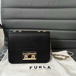 Furla Black Leather Crossbody Bag w/ Gold Chain – Like New