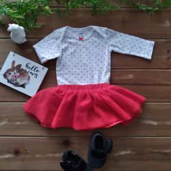 3-6MOS 2-PIECE OUTFIT WHITE & BLACK POLKA DOTS LONG-SLEEVE BODYSUIT W/RED LAYERED TULLE SKIRT