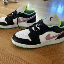 Jordan 1 Low Black White Purple 