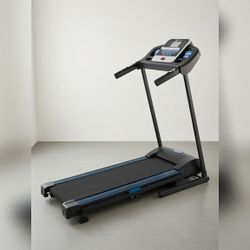 XTERRA Fitness Motorized Folding Treadmill - Excellent - 2021 - West Palm Beach, FL