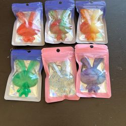 Keychains/ Purses & Backpacks